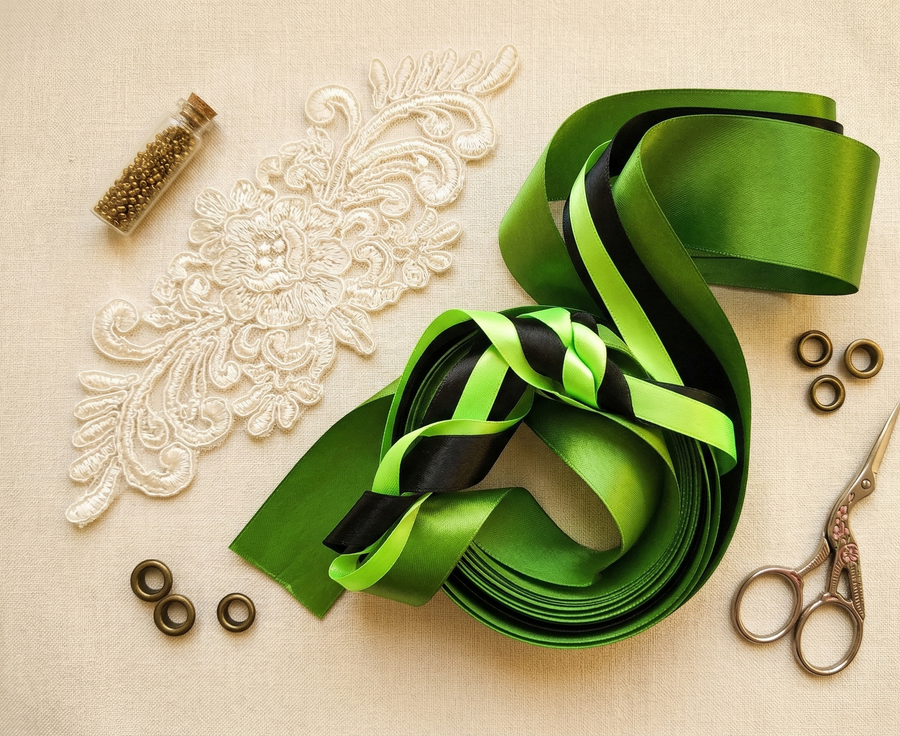 Emerald Green Satin Ribbon Styling Set - A Bold Yet Elegant Detail for Styling, Gifts & Modern Moments