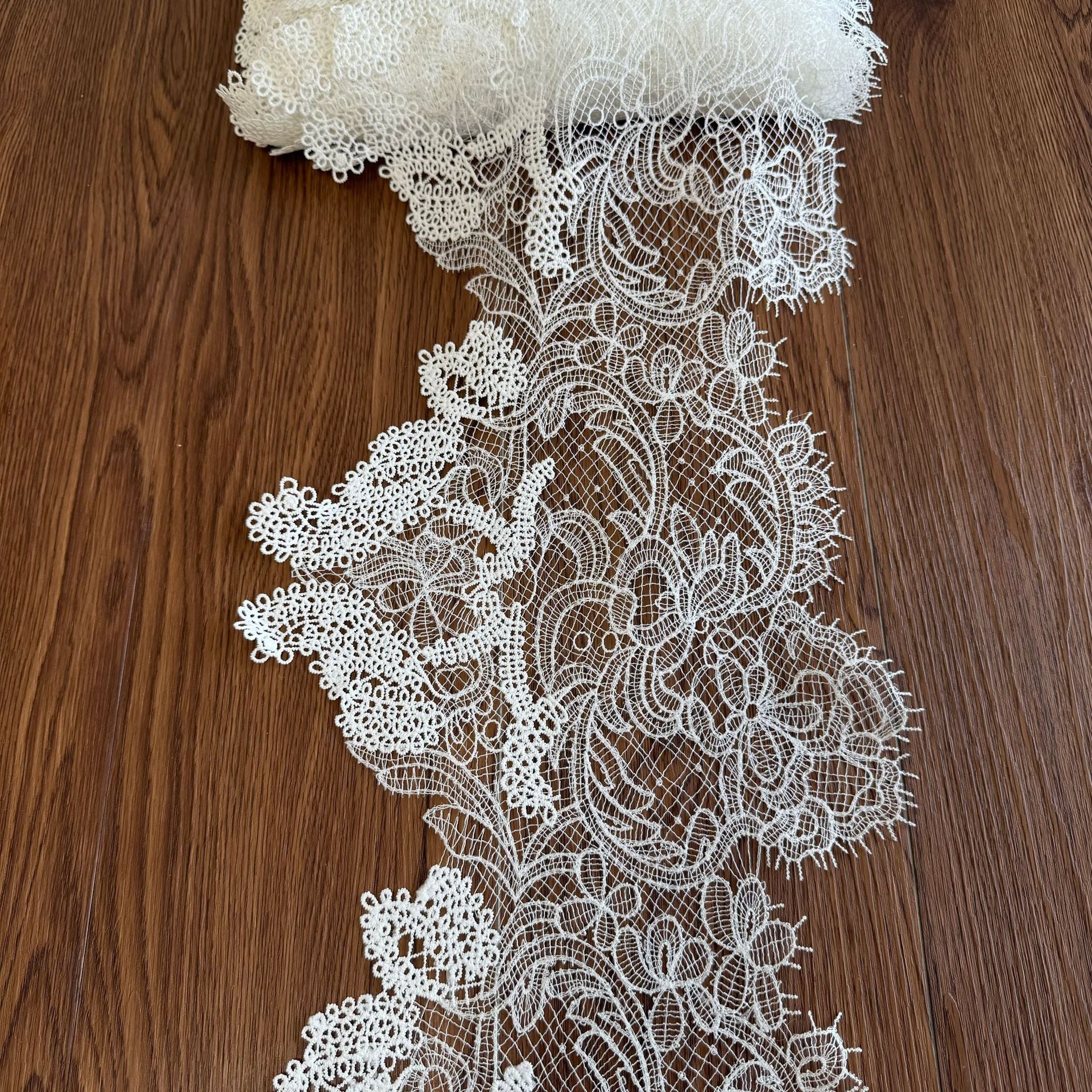 Hollow fish silk line width lace wedding dress veil, fabric decoration eyelashes milk silk accessories R98